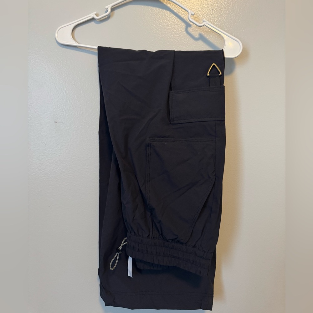 Fabletics Cargo Pants - Black size Medium